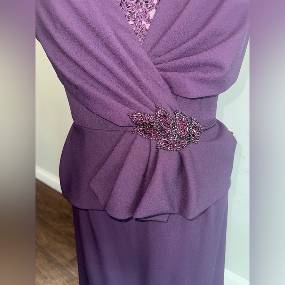 Elegant Purple mother of the bride Dress - Picture 3 of 9